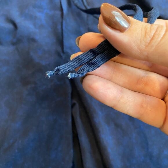 Lululemon Men’s S T.H.E. Short 7" LinerlessGravel Dust True‎ Navy Multi Athletic - Picture 13 of 13